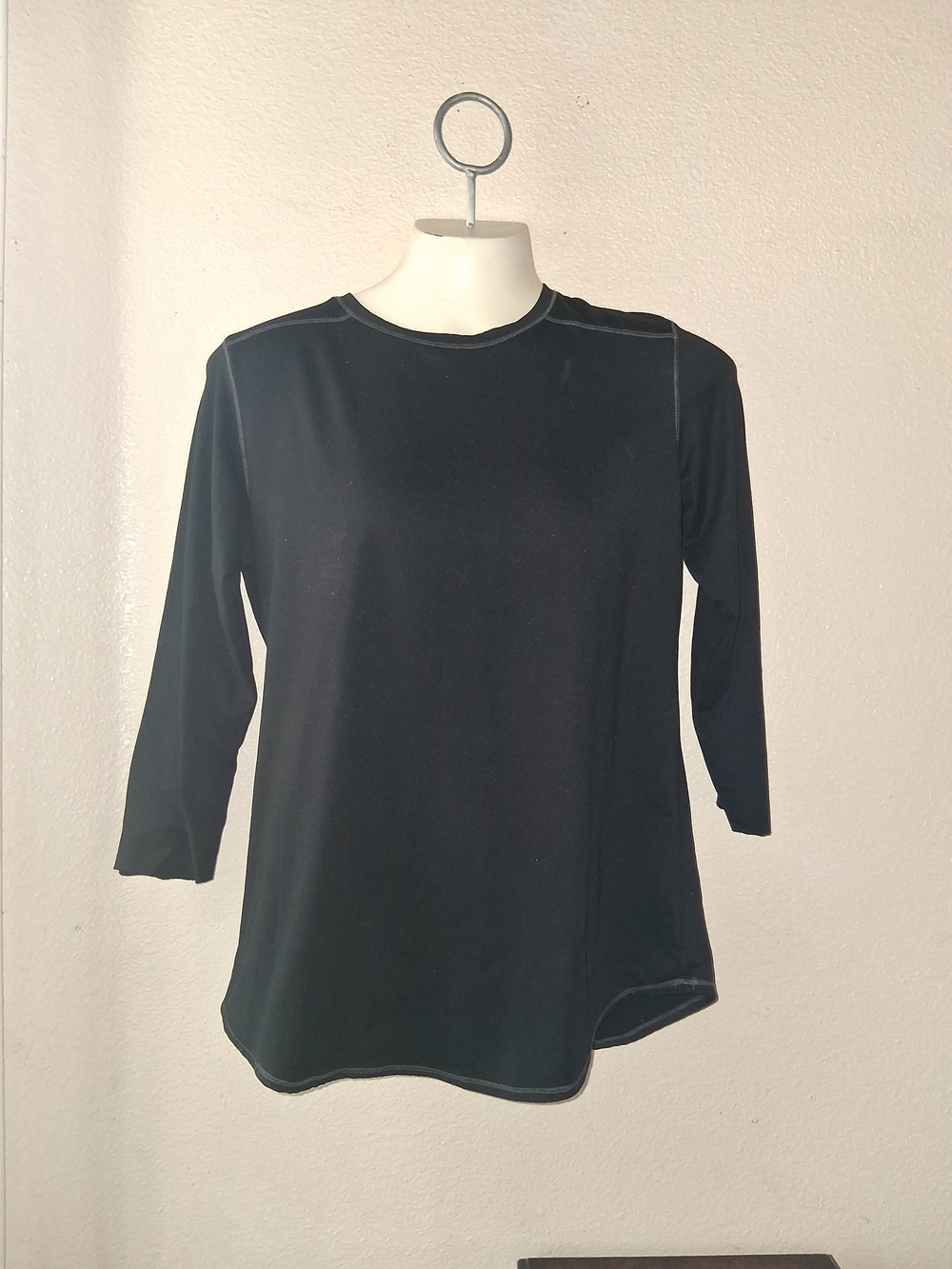 Women's Black Long-Sleeve Crewneck Sz M